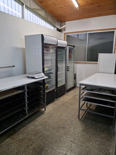 Local Comercial Equipado Para Panadería Con Dpto Interior