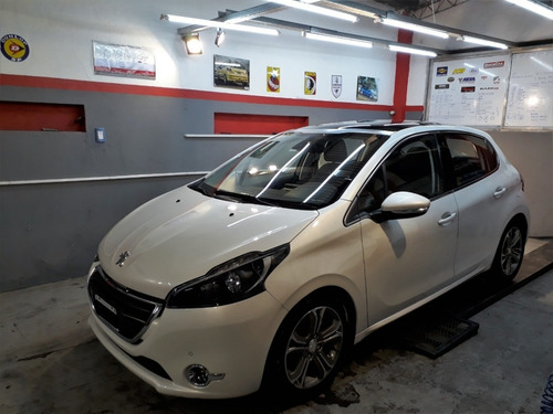 Peugeot 208 Feline Pack Cuir