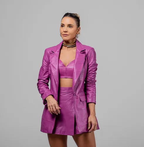Blazer feminino em couro legitimo discount