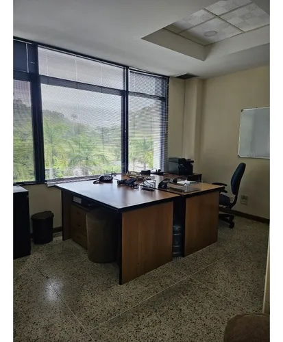 Alquilo Oficina 115m2 La Lagunita 6530