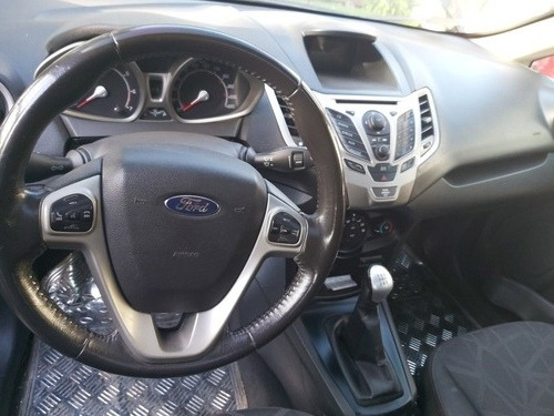 Imagen 5 de 12 de Ford Fiesta Kinetic Design 2013 1.6 Design 120cv Titanium
