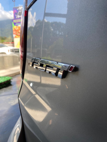 Ford Explorer Sport