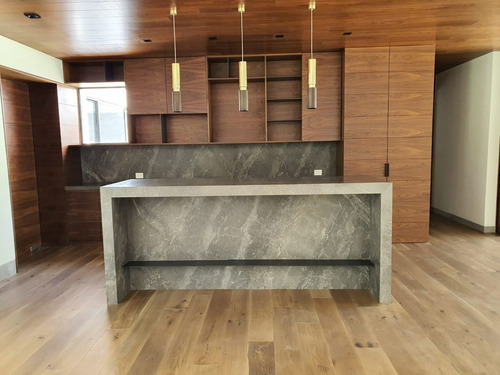 De Revista Casa Nueva En Venta, Vistahermosa, Calle Cerrada