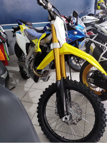 Suzuki Rmz250