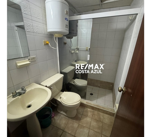 Remax Vende Apartamento Planta Baja Con Espectacular Vista A Las Áreas Sociales En Conjunto Residencial Emerald Suites