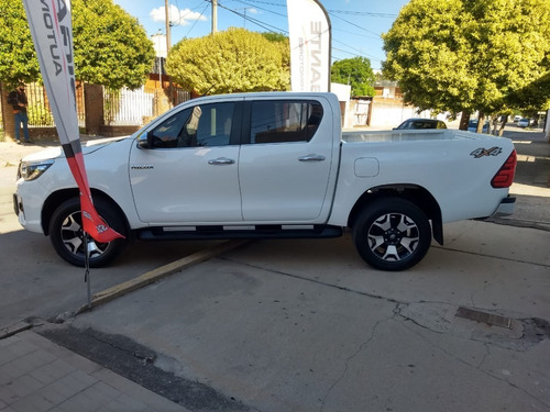 Toyota Hilux 2.8 Cd Srx 177cv 4x4