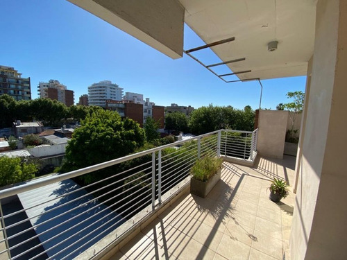 Imagen 9 de 10 de Inmejorable Departmaento 3 Ambientes Con Dos Cocheras