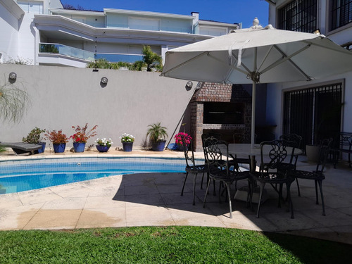 Casa En Venta En Martinez De Libertador Al Rio.
