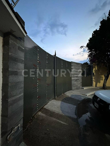 Venta De Casa En Col. Jacarandas Excelente Ubicacion Cerca De Plan De Ayala.