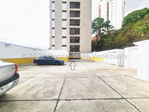 Excelente Y Amplio Apartamento En Venta Las Mesetas De Santa Rosa De Lima, Caracas Con Mucho Potencial  23-28381