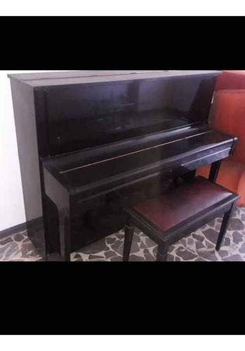 Venta Piano Vertical Yamaha Con Detalles (Usado)