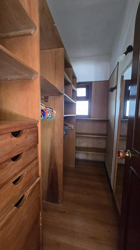 Casa De Seis Dormitorios, Piscina, Garaje En Venta En San Rafael