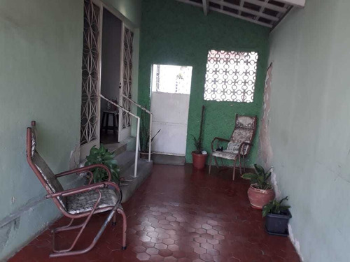 Imagem 4 de 15 de Casa Comercial À Venda Próxima À Praça Santa Terezinha, Centro, Taubaté, Sp - Sp - Ca0037_csi