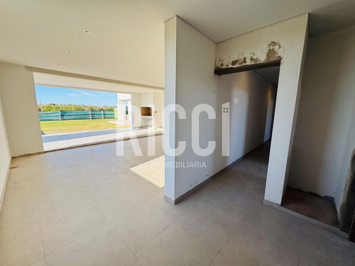 Casa 4 Ambientes En Venta Villalobos Hudson