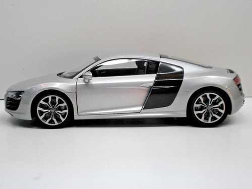 Audi R8 5.2 Fsi V10 Quattro 1/18 Kyosho Silver Plateado