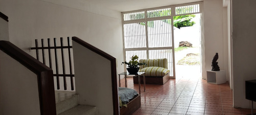 Imagen 9 de 16 de El Cafetal Oportunidad De Bonita Casa En Calle Cerrada, Jardín Y Anexo