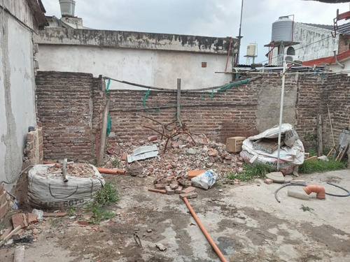 Venta De Casa En Esquina, Sobre A Gallardo Esquina Roca