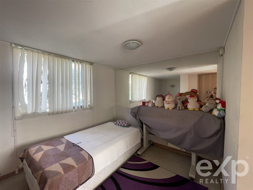 Propiedad Con Piscina Y Patio 329 M² En Sta Rosa Del Peral