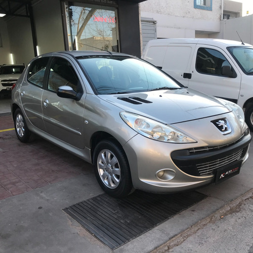 Peugeot 207 1.4 Sedan Hdi Xs