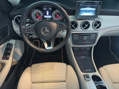 Mercedes-Benz Classe GLA 1.6 Advance Turbo Flex 5p