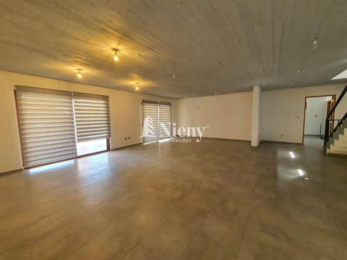 Casa En Venta De 6 Dorm. En Machalí, Condominio Doña Matilde