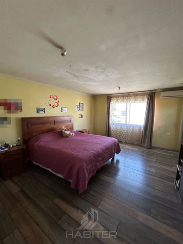 Casa En Venta De 4 Dorm. En Curicó