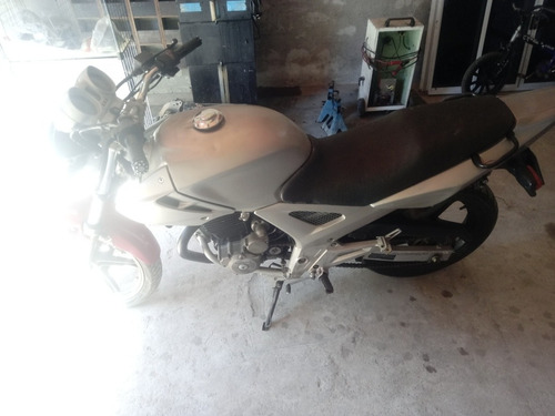 Imagem 2 de 8 de Honda Cbx250