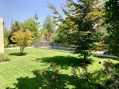 Condominio / Avenida La Dehesa / Bernardo Larraín