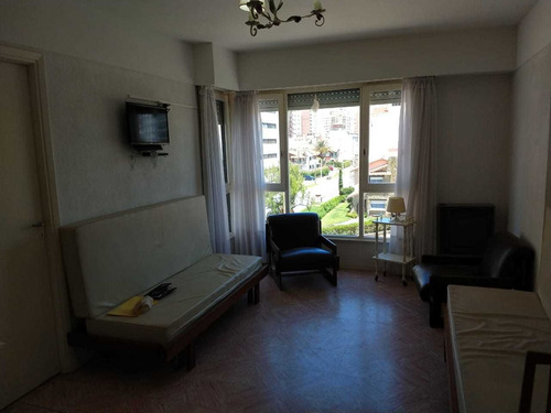 Imagen 6 de 14 de Hermoso Monoambiente En Miramar Frente Al Mar De 30 Metros Cuadrados Super Comodos Para Hasta Cuatro Personas. Apto Mascotas Pequeña.s,