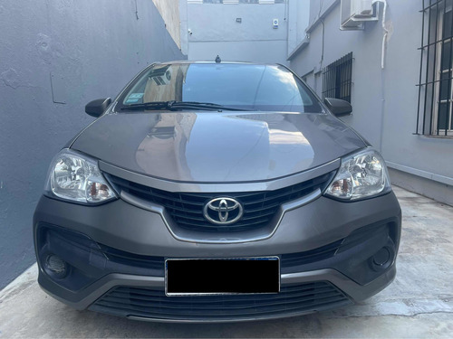 Imagen 2 de 12 de Toyota Etios 2018 1.5 X 6mt My19
