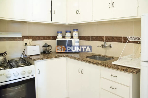 Vende Y Alquila Apartamento De 2 Dormitorios En Peninsula, Punta Del Este