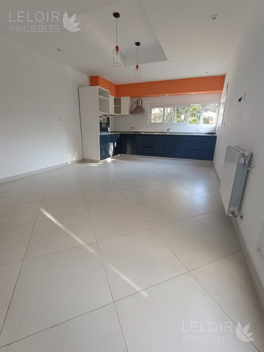 Casa 4 Ambientes En Venta Barrio Cerrado Bosque Zapiola - Paso Del Rey
