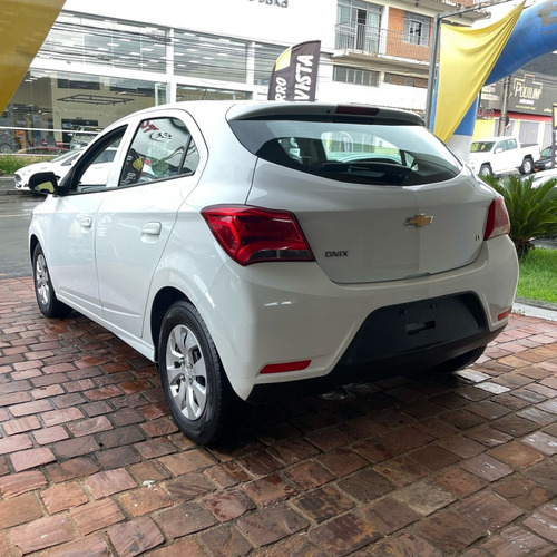 Chevrolet Onix 1.0 MPFI LT 8V FLEX 4P MANUAL
