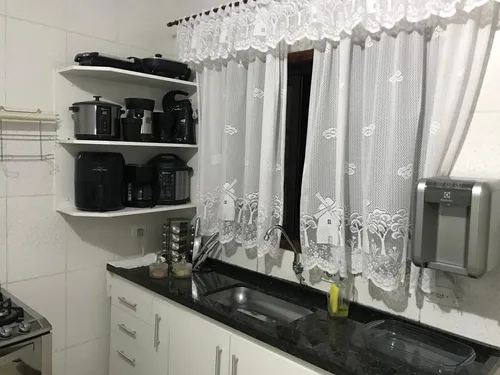 02 Casas Com 3 Quartos Cada. Garagem Coberta E Portão Auto.