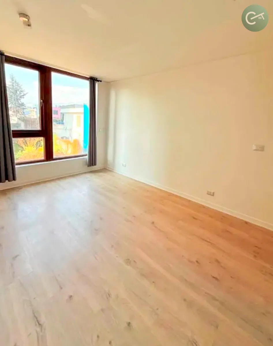 Imagen 5 de 14 de Arriendo Luminoso Departamento 1 Dormitorio Con Estacionamie