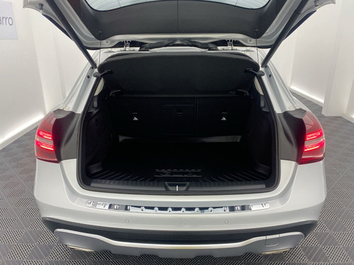 Imagen 24 de 25 de Mercedez Benz Clase Gla 200 Urban 1.6