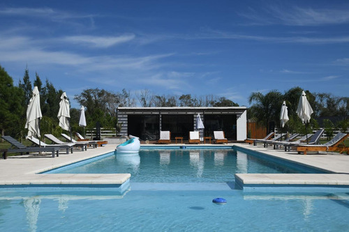 Importante Finca Con Mansion Y 9 Cabañas En Cañuelas