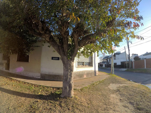 Imagen 5 de 30 de Venta Casa En Esquina Const. Sobre 2 Lotes Amplio Fondo Libre - Llavallol