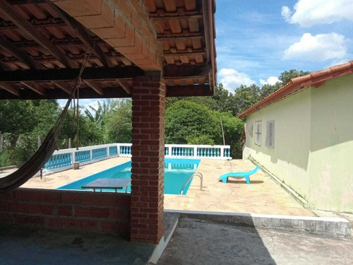 Chácara Espaçosa E Tranquila Em Cerquilho