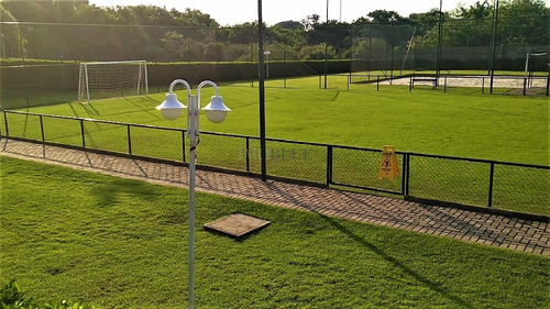 Terreno Com 585m² Em Condomínio Fechado Em Jagu... - 981
