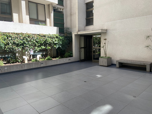 Amplio Depto En Primer Piso, 2d+2b+1est+bod, Cerca Campus Uc