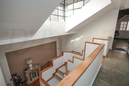 Imagen 24 de 30 de Venta Casa En 2 Plantas - Jardín - Cochera Para 3 Autos - Belgrano