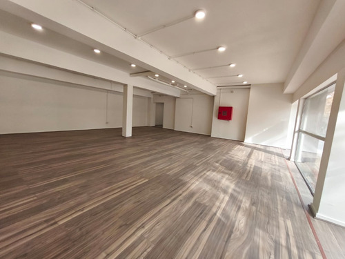 Gran Piso Comercial Con Planta Libre, Privados, Ascensor.