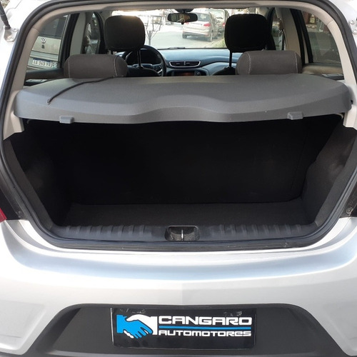 Imagen 14 de 15 de Chevrolet Onix 2018 1.4 Lt 98cv