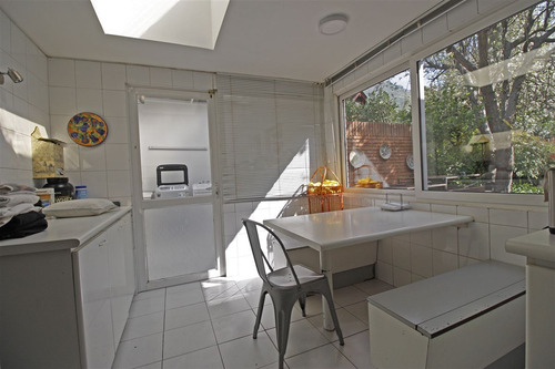 Casa En Venta De 7 Dorm. En Lo Barnechea