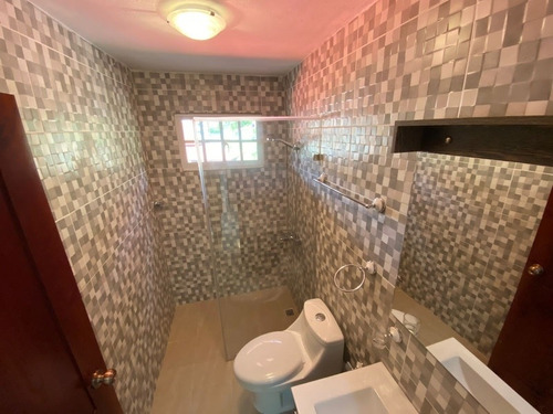 Imagen 5 de 12 de Se Vende Casa En Constanza