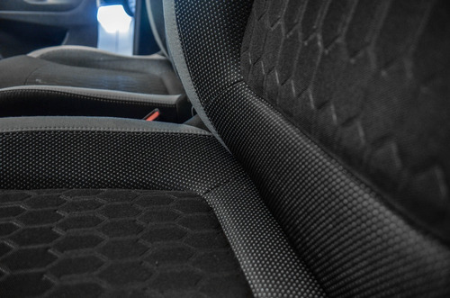 Imagen 14 de 25 de Renault Captur Zen 2018