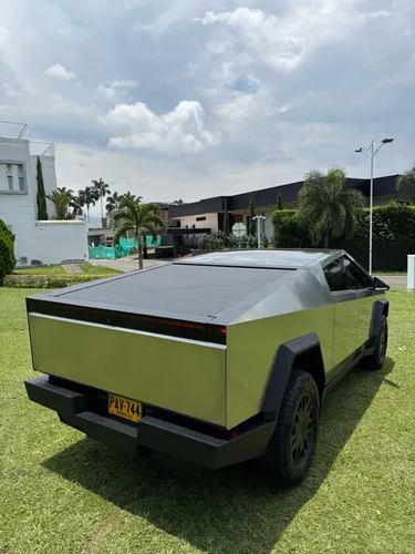 Tesla Cybertruck Foundation Series 4x4