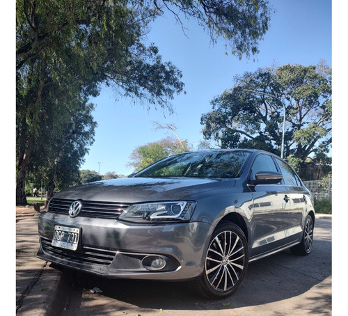 Volkswagen Vento 2.0 Sportline Tsi 200cv Bi-xenon Dsg