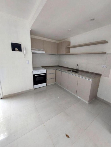 Casa En Venta - 2 Dormitorios 2 Baños - 70mts2 - Ituzaingó